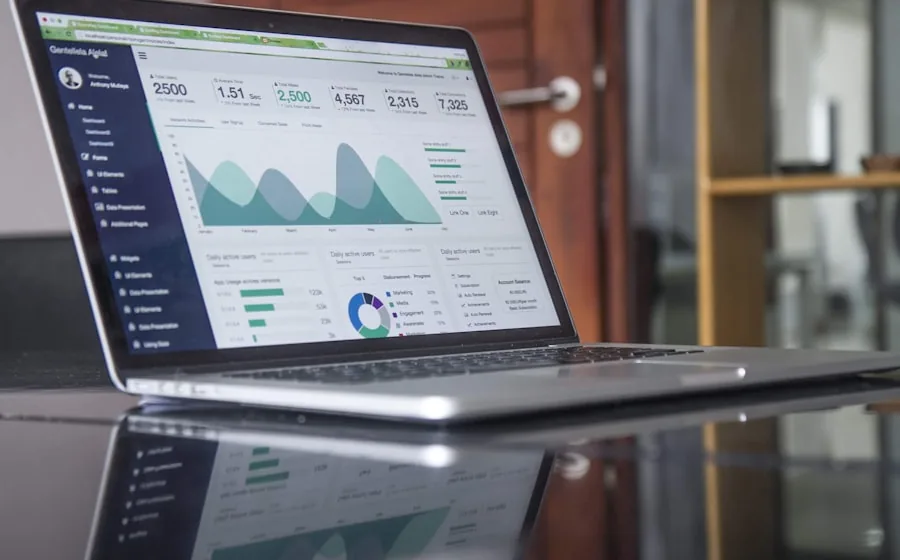 DPTHUB SEO specialists reviewing organic search performance